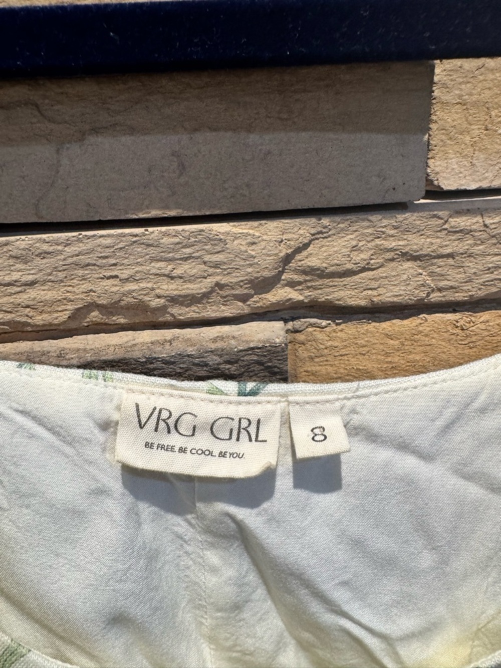 Vrg grl way to San Jose floral top size 8 - Picture 3 of 5